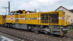 KBS 650 - Bahnhof Zwingenberg am 14.03.2020: Wiebe-Lok Nr. 12 (MAK G1700 BB - 92 80 1277 018-8 D-BLB)hängt am Endes des Arbeitszuges des RPMW 2002-2 der Firma Wiebe und wartet auf weiteren Bedarf an Neu-Material. Sie versorgt den Bauzug mit einigen MFS-250 Einheiten im Pendel zum Ende der RPMW.