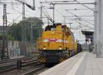 277 018 (Lok 12) mit 216 122 und Bauzug aus Richtung Seelze kommend. Aufgenommen am 11.09.2013 in Hannover Linden-Fischerhof.