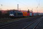 BEACON Siemens Vectron X4-E 857 (193 857-0) mit Containerzug in Hailer-Meerholz am 28.12.25