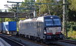 boxXpress.de GmbH, Hamburg [D] mit der MRCE Vectron  X4 E - 856  [NVR-Nummer: 91 80 6193 856-2 D-DISPO] und Containerzug Richtung Hamburger Hafen am 22.09.20 Durchfahrt Bf.