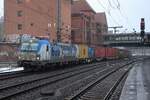 Schnee und BoxXpress 193 880 waren dabei in Hamburg-Harburg am 13.Februar 2026.