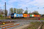 BoxXpress Siemens Vectron 193 883-5 mit Containerzug in Kahl am Main am 09.04.26 
