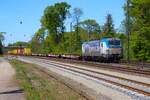 BoxXpress Siemens Vectron 193 880-2 mit Containerzug in Kahl am Main am 24.04.26 