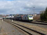 Captrain/ITL 285 118-7 ( 9288 0076 102-7 B-ITL) mit einem Planenwagenzug auf dem Weg durch Gera am 29.3.2026. Standort Bahnsteig 3