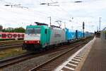 Captrain Bombardier Traxx 186 247-3 mit KLV Zug am 29.08.26 in Hanau Hbf