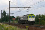 Am frühen Abend des 30/07/2010 kam die Class66 von Captrain solo vom Antwerpener Hafen, hier aufgenommen ausgangs des Gleisbogens in Ekeren.