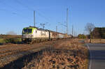 Mit einem Ganzzug Schiebewandwagen am Haken rollte der Captrain-Vectron 193 896 am 28.01.24 durch Wittenberg-Labetz Richtung Dessau.
