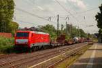 DB 189 028-4 mit G�terzug in Hilden, August 2020.
