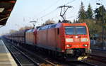 DB Cargo AG [D] mit der Doppeltraktion  185 082-5  [NVR-Nummer: 91 80 6185 082-5 D-DB] +  185 195-5  [NVR-Nummer: 91 80 6185 195-5 D-DB] mit dem leeren Erzzug aus Ziltendorf EKO Richtung Hamburg am