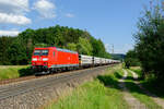185 059 DB Cargo mit einem Betonteilezug bei Postbauer-Heng Richtung Nürnberg, 26.06.2020