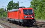 DB Cargo AG [D] mit  187 083  [NVR-Nummer: 91 80 6187 083-1 D-DB] am 16.05.22 Durchfahrt Bf.