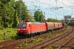 DB 185 090-8 mit Güterzug in Wuppertal, Mai 2025.