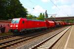 DB Cargo Bombardier Traxx 185 212-8 in Hamburg Harburg am 18.07.25 vom Bahnsteig aus fotografiert