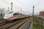 DB Fernverkehr ICE3 403 xxx am 06.01.20 in Frankfurt am Main von einen Gehweg aus fotografiert