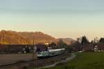 am 05.04.2020 war wunderschönes Wetter weswegen ich mich zur Murrbahn begab. Um ca 19:30 machte ich dieses Foto von einem Grünstreifen IC2 auf dem Umleiter der IC Linie Karlsruhe - Nürnberg welcher aufgrund von Bauarbeiten in Aalen besteht. Foto entstand bei Schleissweiler