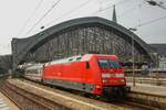 DB 101 139-4 mit IC in Köln Hbf, August 2022.