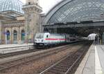 147 593 von DB Fernverkehr schiebt im Juli 2025 einen IC2 Richtung Köln im Dresdner Hauptbahnhof