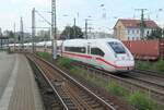Ein ICE 4 mit unbekannter Nummer fährt im Juli 2025 durch Dresden Freiberger Straße