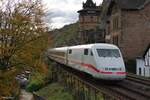 401 084-9 (DB) als ICE 1022 in Richtung Dortmund Hbf in Oberwesel, 24.
