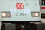 DB 101 110-5  50 Jahre Intercity  mit letztem EC9 nach Basel in Köln Hbf, Dezember 2025.