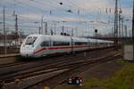 DB Fernverkehr ICE4 412 xxx am 23.12.25 in Hanau Hbf vom Bahnsteig aus fotografiert
