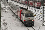 D-DB 218 497-6 zog am 12.01.2026 ihren IC 2262 von Lübeck Hbf (AL) nach Ostseebad Binz (WBI).