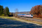 147 571 DB Fernverkehr mit einer unbekannten IC-Leistung bei Dollnstein Richtung Treuchtlingen, 23.11.2021