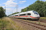 TZ 8038, ein im M�rz 2026 in Dienst gestellter Hochgeschwindigkeitstriebzug vom Typ ICE 3neo durchf�hrt am 23. Juni  2026 den s�dlichen Berliner Aussenring bei Diedersdorf. 