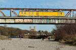 DB InfraGO Plasser&Theurer Diagnosetriebwagen 702 202 in München auf der Braunauer Brücke am 9.12.25.