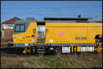 Am Nachmittag des 03.03.2026 wartete die nagelneue Gleisstopfmaschine MATISA B 45 UE ESM 665 (DB Netzinstandhaltung 760 011, NVR: 99 80 9122 009-8 D-DB MP) im Bahnhof Geroldshausen auf ihre ersten Einsätze.