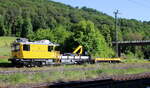 DB Netz Instandhaltung 744 114 (D-DBMP 99 80 9120 044-9) am 26.05.2026 bei Verladearbeiten in Mecklar.