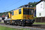 DB Netz Instandhaltung 744 104 (D-DBMP 99 80 9120 034-0) unterwegs Richtung Bebra, am 26.05.2026 in Ludwigsau-Friedlos.