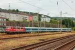 DB 111 137-6 mit RE13 Ersatzzug  Maas-Wupper-Express  in Wuppertal, Juli 2025.