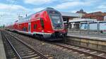 445 062 hält am 03.05.2025 auf seinem Weg nach Würzburg in Frankfurt-Süd.
