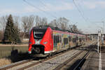 1 463 502 ff mit Freizeitmotiven als RE 22 (57915) Regensburg - Flughafen München, Pulling (b. Freising), 27.01.2026