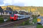 429 111 (DB / SÜWEX) als RE2 nach Frankfurt (Main) Hbf am Rhein in Oberwesel, 24.