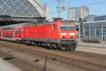 Ein Garant für Einsätze der Ladies sind die S-Bahnlinie zum Dresdner Flughafen-hier 143 263 mit einer solchen im Bahnhof Dresden Hbf