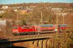 DB 111 125-4 mit RE4 in Wuppertal, November 2020.