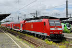 Abfahrt eines RE (gezogen von 146 121-9) am Hauptbahnhof Wanne-Eickel. (August 2021)
