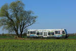 Die Dessauer Verkehrs- und Eisenbahngesellschaft (DVE) mit der sehr sch�n gestalteten (folierten)  672 913  Name;  Stadtwerke Dessau  (NVR:  9580 0 672 913-0 D-DVE ) kurz vor Richtung W�rlitz am 21.4.26.