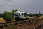 VT 18 der Vogtlandbahn, VBG 86560, Regensburg Hbf - Hof Hbf, kurz vor dem Halt in Irrenlohe bei Schwandorf, 08.07.09