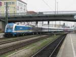 183 003 f�hrt mit einem Alex am 1.4.2008 in Regensburg ein.