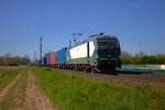 ELL/Ecco Rail Siemens Vectron 193 233-4 mit Containerzug in Mainz Bischofsheim Netztrennstelle am 12.04.25 