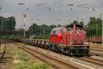 Efw 212 370-1 & Efw 215 028 in D�sseldorf Rath, Juni 2018.