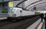193425 fährt hier am 9.2.2026 um 14.16 Uhr mit einem Flixtrain in Berlin HBF ein.