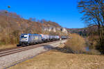 187 501 Akiem/HGB mit einem Kesselzug bei Hagenacker Richtung Treuchtlingen, 22.03.2022