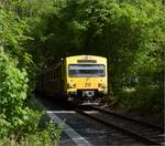 Abgesang auf die Taunus Elevated.

609 021 HLB VT21 und 609 022 HLB VT22 am Waldkrankenhaus Köppern auf dem Weg nach Brandoberndorf. Mai 2022.