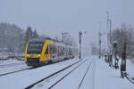 648 159 fährt bei starken Schneefall in Langenhahn ein.

Langenhahn 03.01.2026