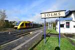 VT 273 erreicht den Haltepunkt Solms auf seiner Fahrt nach Gießen.