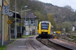 2648 016 fährt als RB45 in Aumenau ein. Besonders sehenswert ist hier der extrem schmale Zwischenbahnsteig. Im Hintergrund sieht man das Stellwerk Af.

Aumenau 31.03.2024